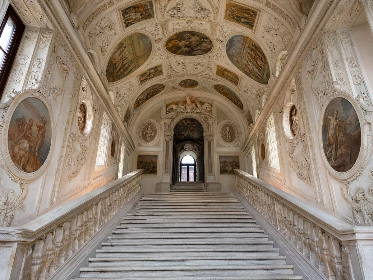 Scalone monumentale con volta affrescata e stucchi, Palazzo Grimani